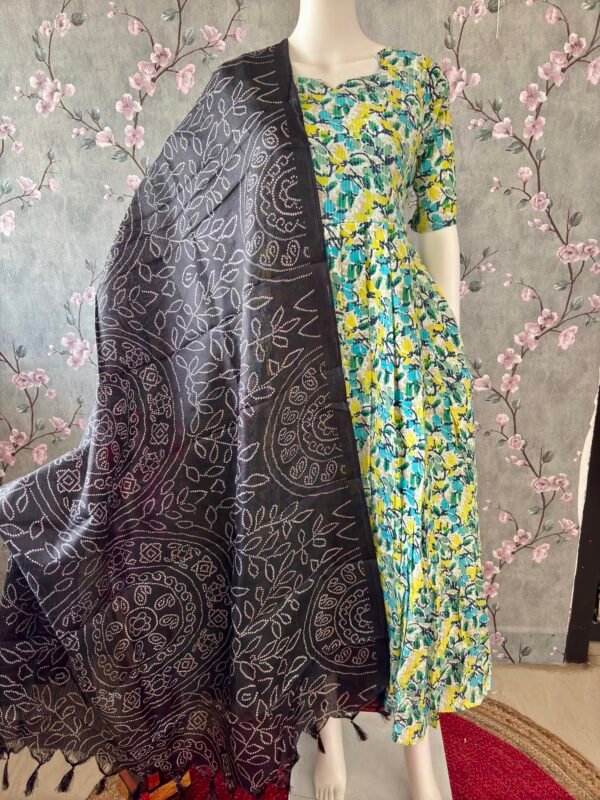 Black bandani design dupatta